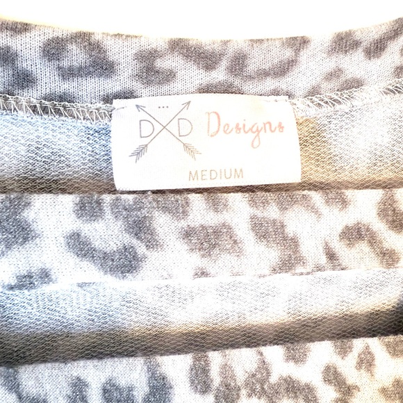 DD DESIGNS Leopard Print Long Sleeve Top - Picture 3 of 4